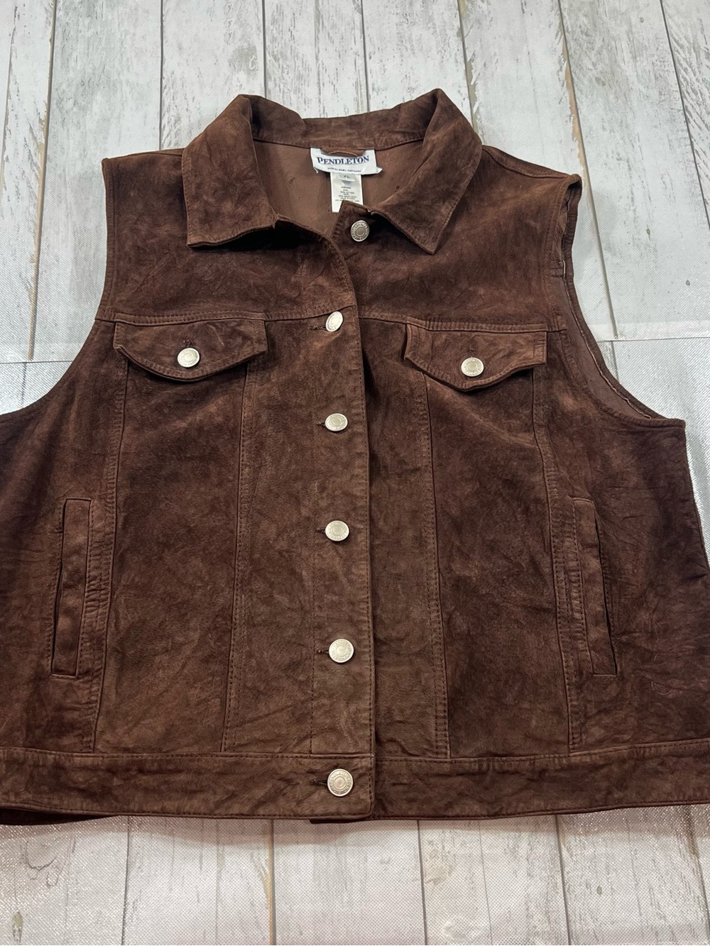 Pendleton Women’s vintage brown suede trucker-style vest. Sz XL